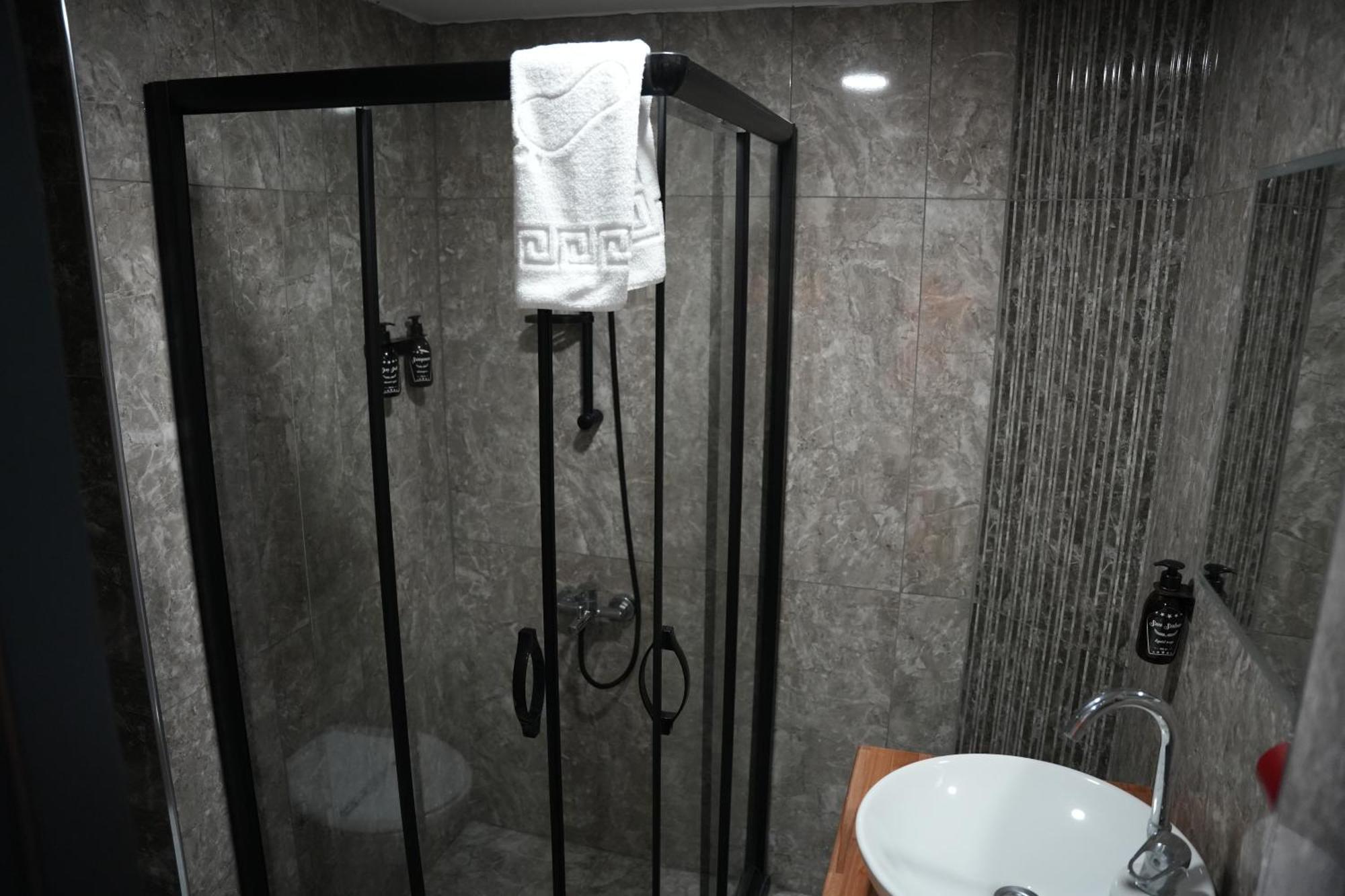 Eniza Hotel Mersin  Exterior photo